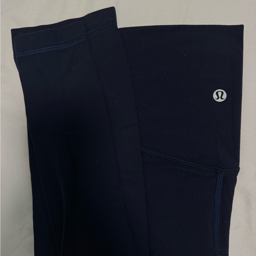 Lululemon cropped navy leggings